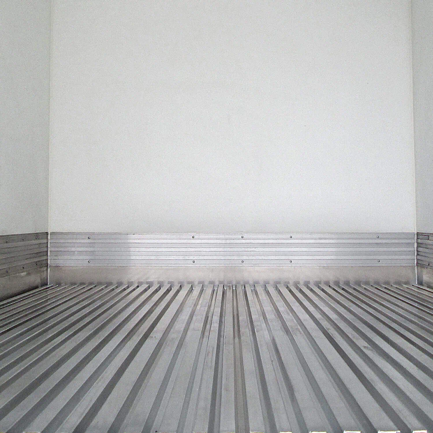 TAURO-LAMINADA-REFRIGERADA-PISO-ACANALADO piso acanalado