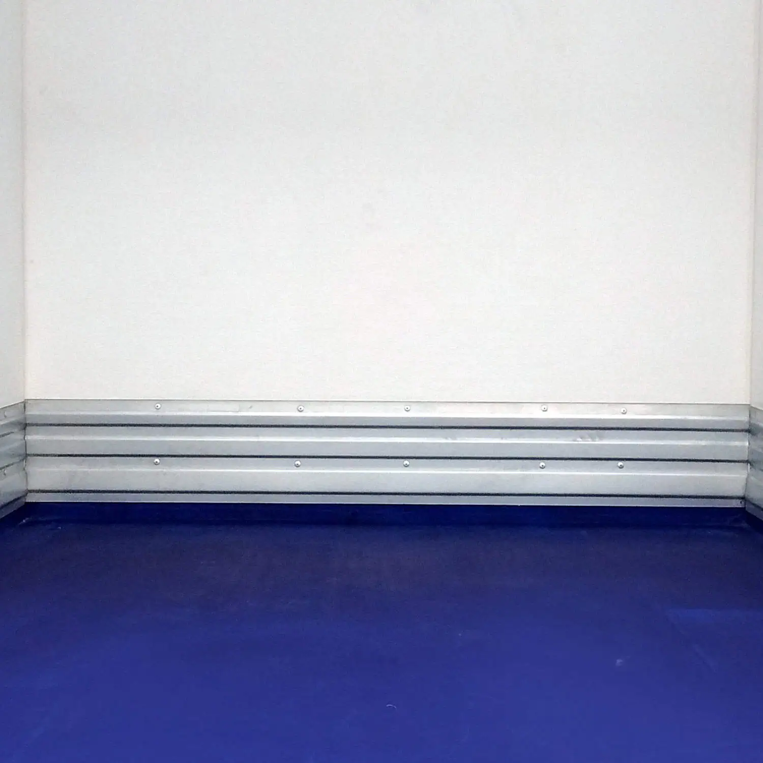 TAURO-LAMINADA-REFRIGERADA-PISO-FIBRA-RESINA-AZUL-7 piso fibra resina azul